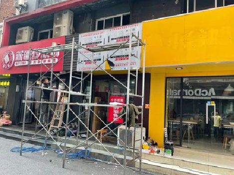 桃江制作广告招牌如何避免它发黄？